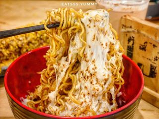 6 Kreasi mi instan goreng ini lagi ngehits, lezatnya jangan ditanya