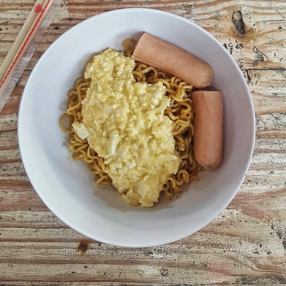 6 Kreasi mi instan goreng ini lagi ngehits, lezatnya jangan ditanya