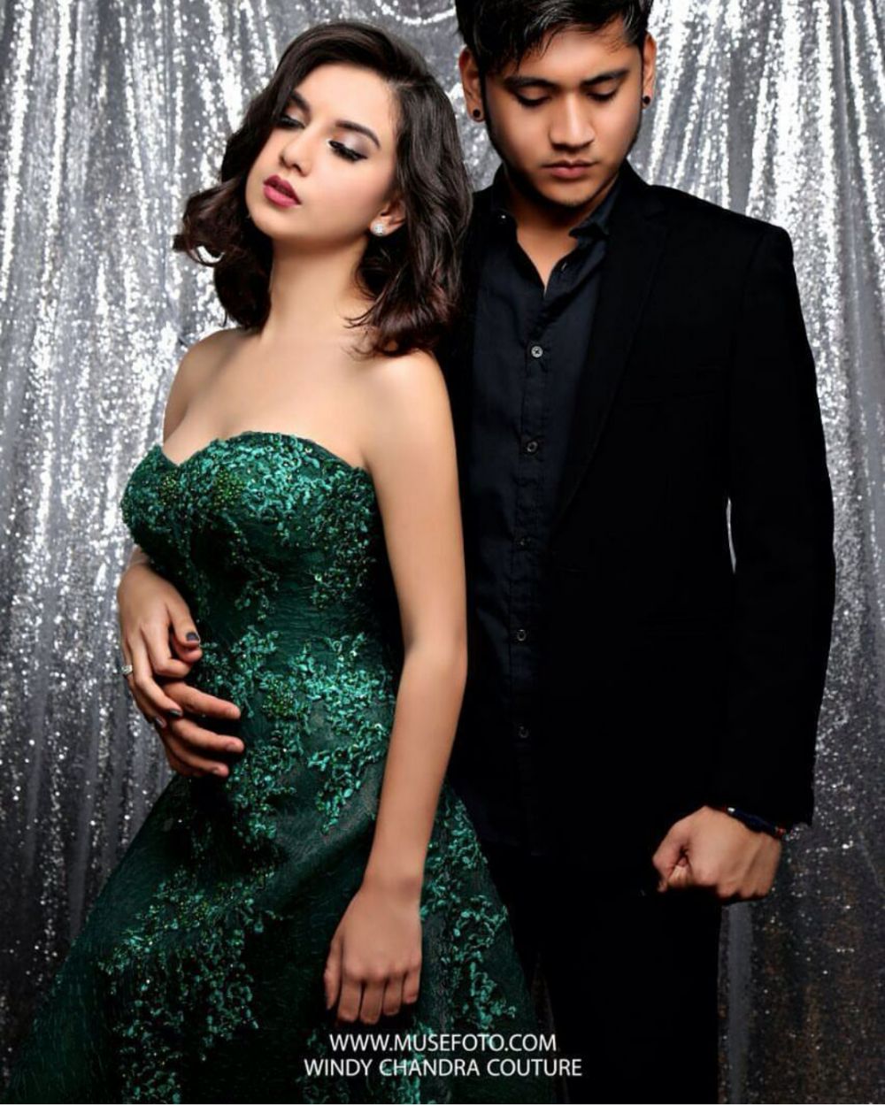 Beda gaya 6 pemotretan Giorgino-Irish Bella, posenya makin berani