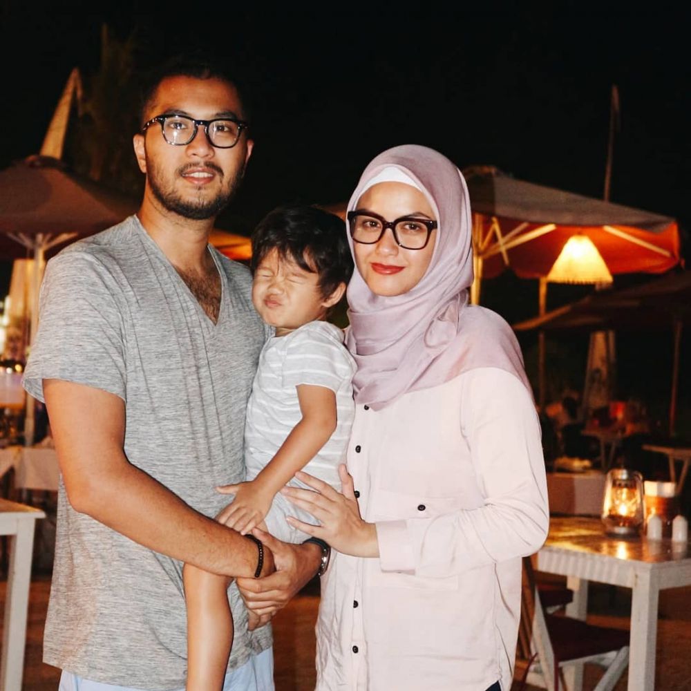 Fokus ibu rumah tangga, ini 10 momen manis Revalina S Temat & keluarga