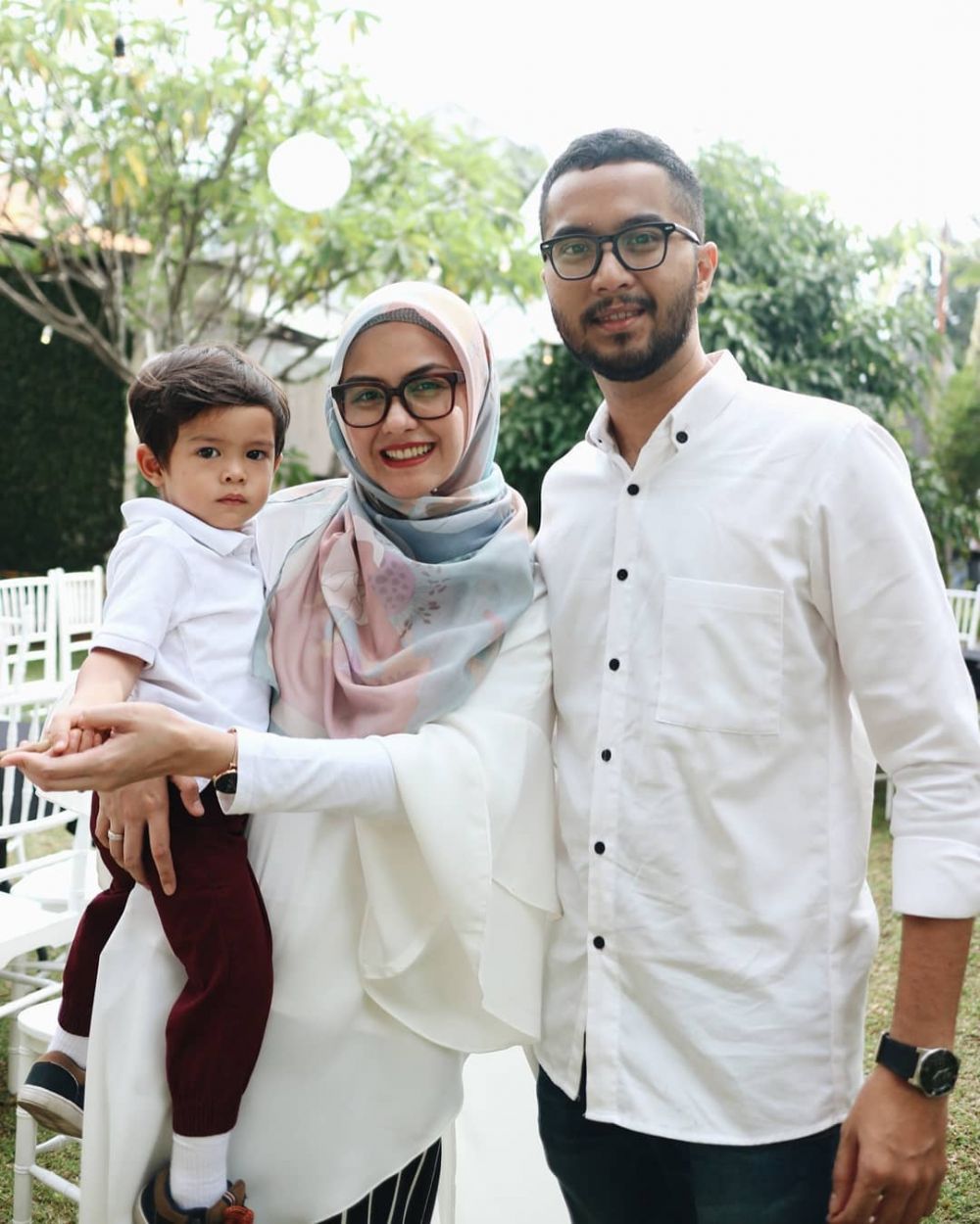 Fokus ibu rumah tangga, ini 10 momen manis Revalina S Temat & keluarga