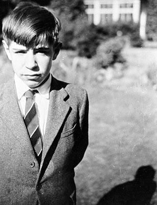 10 Foto langka Stephen Hawking saat masih muda yang jarang terekspos