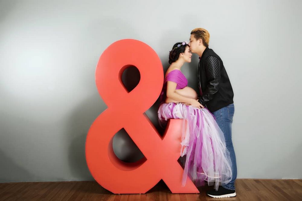 Bersiap lahiran anak kedua, begini 10 foto maternity Rey Utami