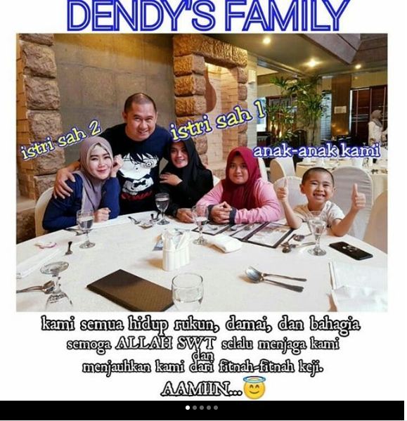 Tepis kabar miring, Bu Dendy tampil mesra bareng suami & istri pertama