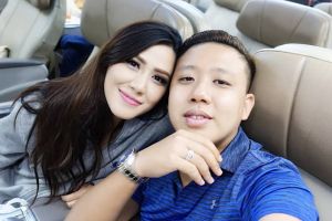 Tengah hamil besar, pose Rey Utami ini malah buat warganet salah fokus