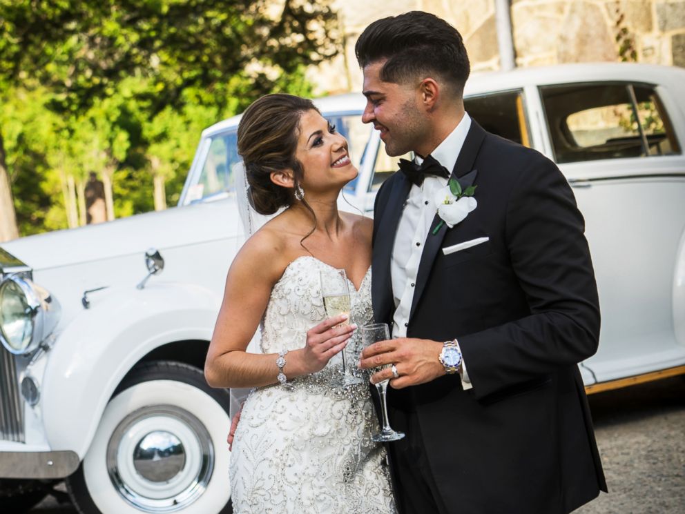 4 Kisah suami-istri sudah bertemu sejak lahir, jodoh dari hari pertama