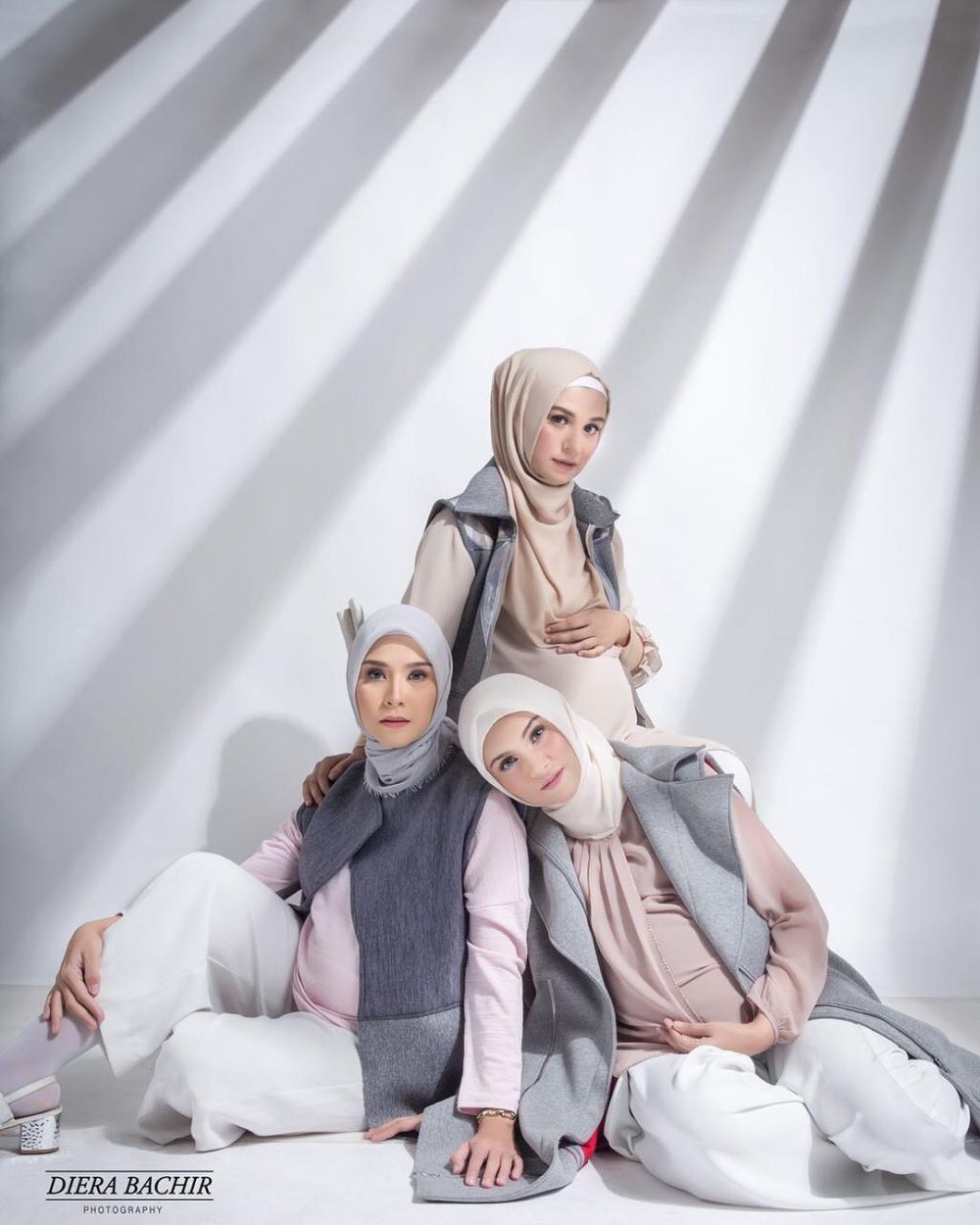Maternity bareng, ini 5 potret cantik Shireen, Zaskia & Zee Zee Shahab