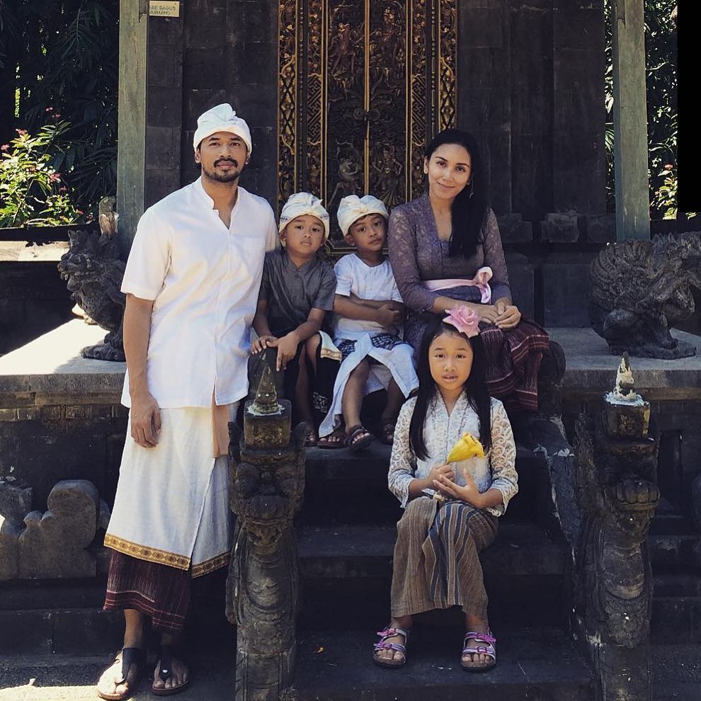 Tinggal di Bali, ini momen keluarga 4 seleb saat turut peringati Nyepi