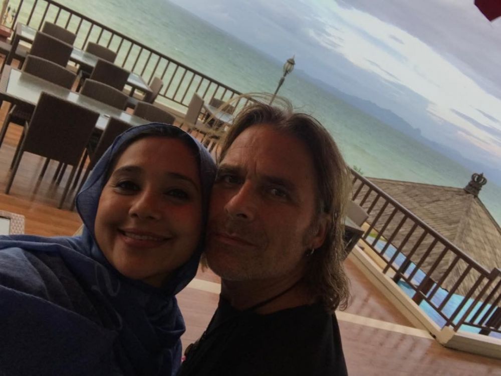 10 Kemesraan Ayu Azhari & vokalis White Lion ini bikin warganet baper