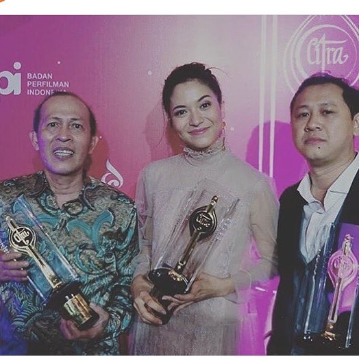 10 Momen hangat Yayu Unru, pemeran ayah Putri Marino, bersama istri