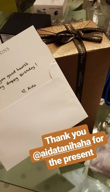 Ulang tahun ke-36, ini potret 9 kado yang diterima Dian Sastro