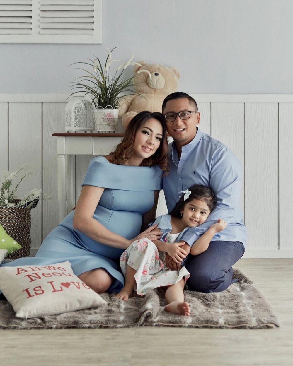 8 Foto maternity dokter cantik Reisa 'Dr Oz', tetap elegan dan menawan