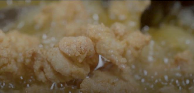 Resep mudah bikin ayam saus telur asin, kuliner lezat yang lagi hits