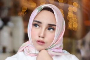 Kerap tampil full makeup, wajah Salmafina tanpa riasan ini bikin kaget