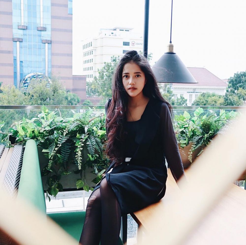 8 Gaya manis Yofina Pradani, adik ipar Zaskia & Shireen Sungkar