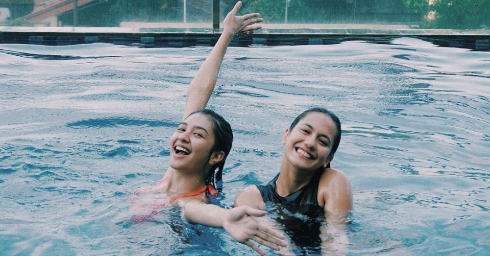 Tak hanya selfie, ini 7 ide live vlogging si cantik Mikha Tambayong