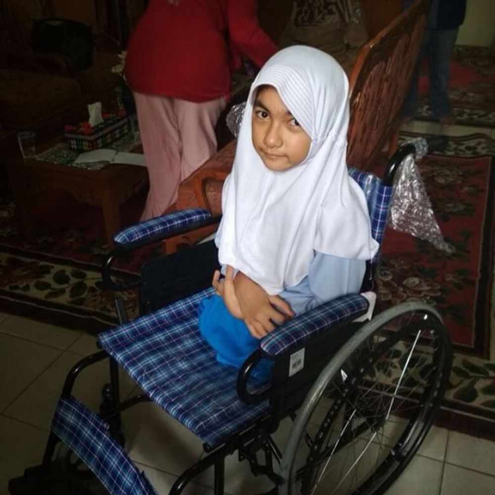 Momen haru bocah SD saat suratnya minta kursi roda dipenuhi Jokowi