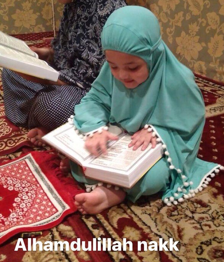 Momen saat 7 seleb mama muda menemani anaknya belajar, telaten banget