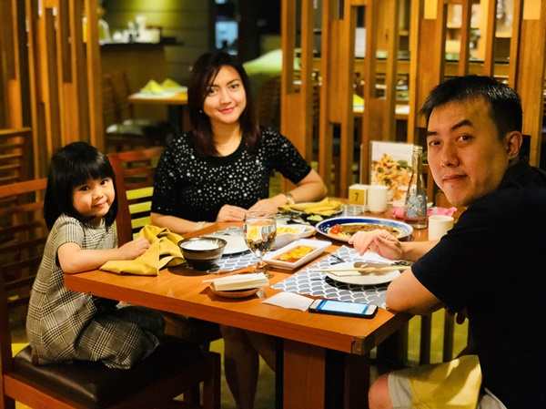 Tak lagi tampil seksi, ini 10 momen Wiwid Gunawan & keluarga kecilnya