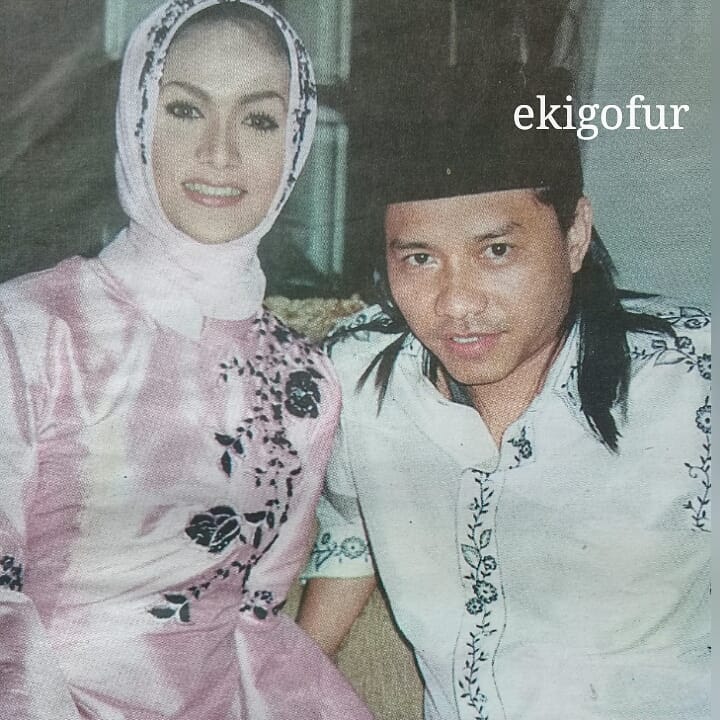 Foto lawas 8 pasangan seleb Tanah Air era 90-an, koleksi langka nih