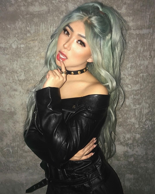 10 Foto seksi Nikita Dragun, YouTuber yang tak malu ngaku transgender