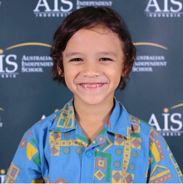 6 Anak blasteran artis ini sudah fasih berbahasa Inggris sedari kecil