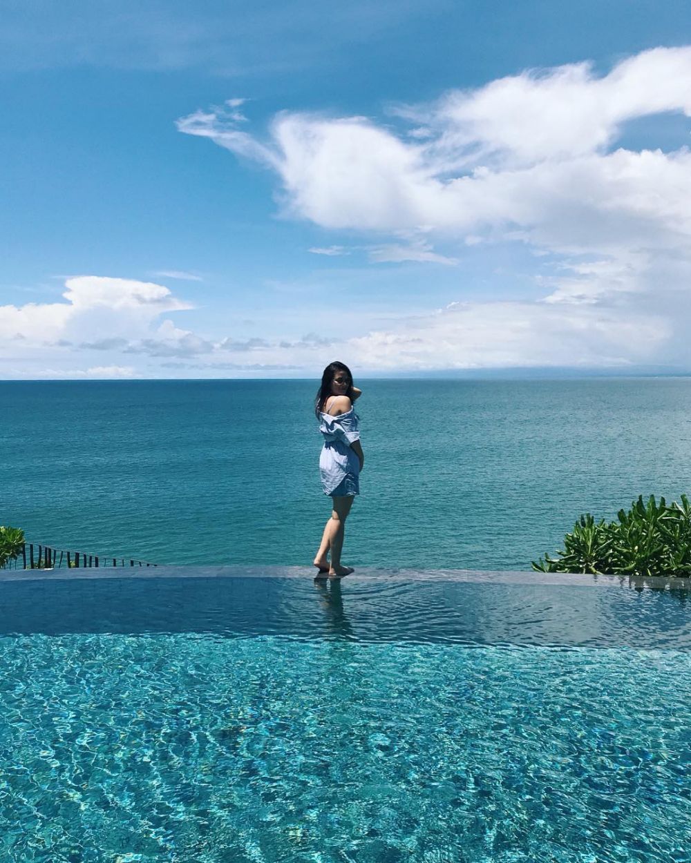 Dikenal imut, begini 9 pesona seksi Marsha Aruan saat pamer pundak