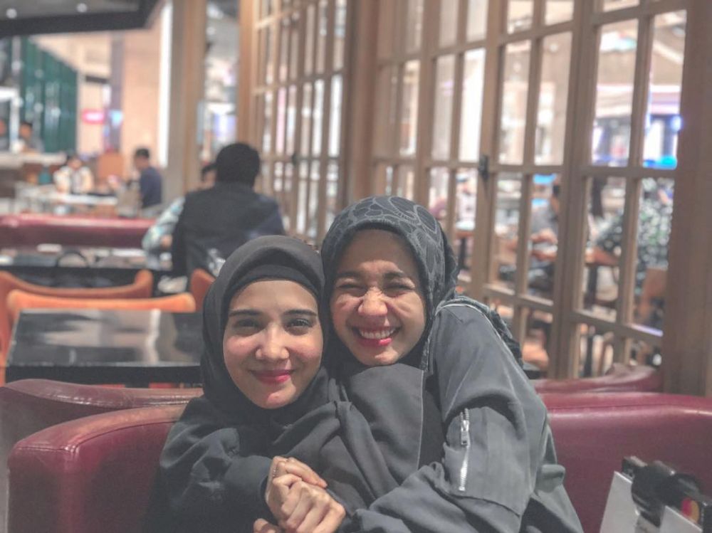 Punya kesamaan minat, 9 seleb ini buka bisnis bareng sahabatnya