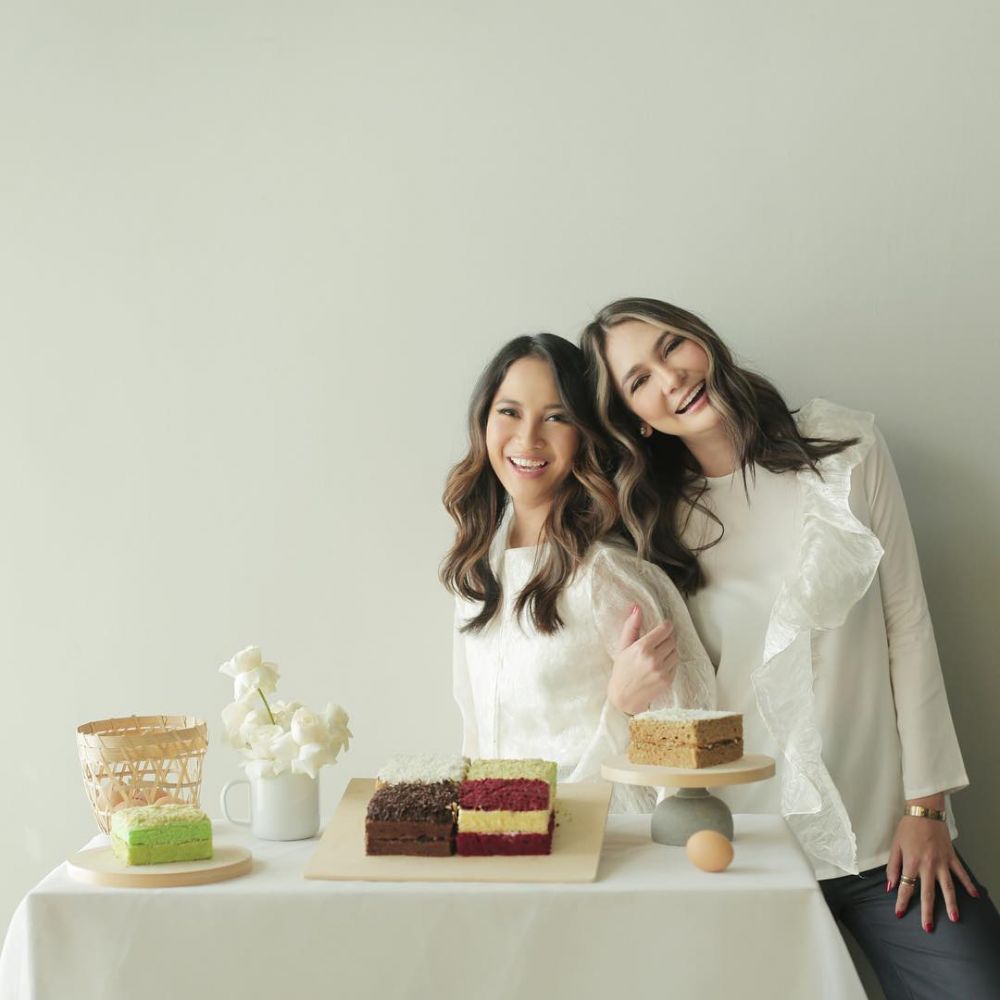 Punya kesamaan minat, 9 seleb ini buka bisnis bareng sahabatnya