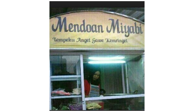 Kelewat kreatif, tulisan di 10 gerobak jualan ini bikin ngakak abis