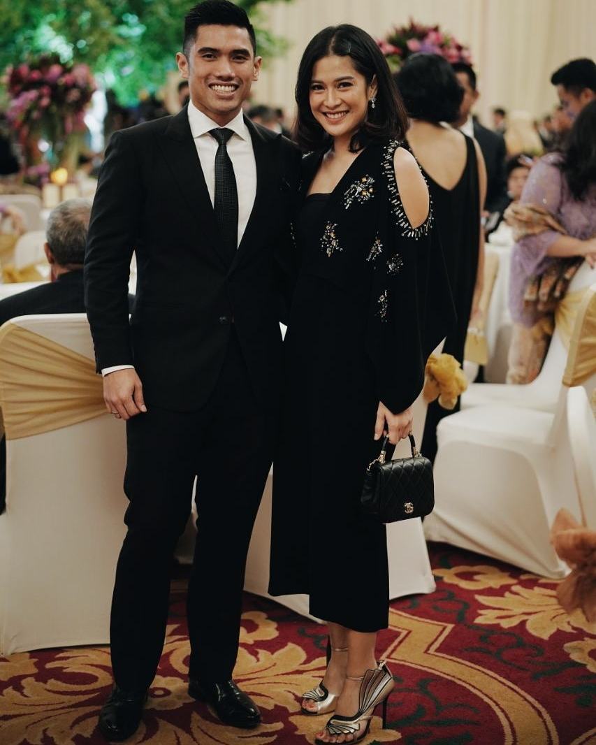 Serasi abis, begini gaya 10 pasangan seleb saat pergi kondangan