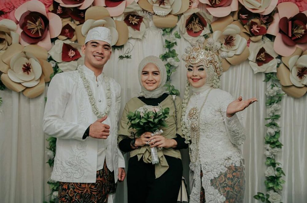 Usai menikah, begini 10 gaya hijab sehari-hari si cantik Bripda Aisyah