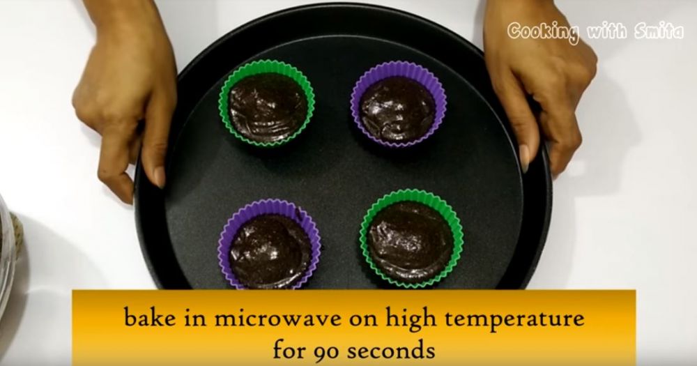 Resep mudah bikin Oreo lava cake, kue berlumer cokelat kekinian