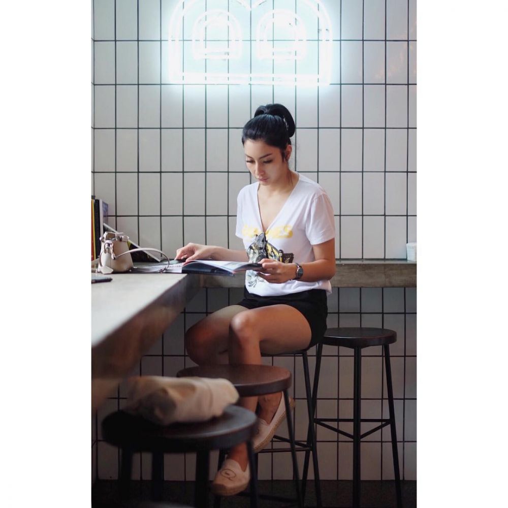 Pamer paha mulus, begini gaya 14 seleb cantik pakai hot pants