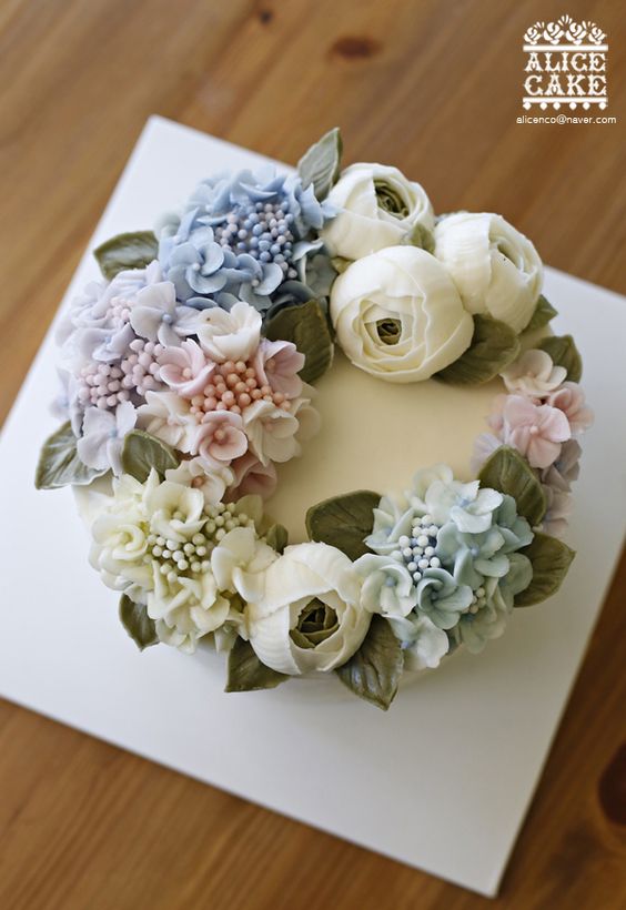 8 Kreasi flowercake, kue cantik dengan hiasan bak bunga asli