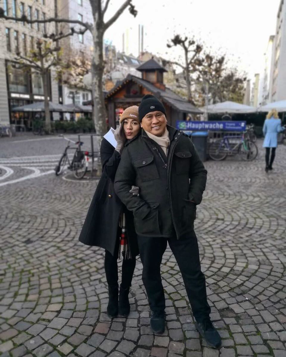 10 Pesona seksi Adinda Bakrie, hot mom miliuner dari keluarga Bakrie