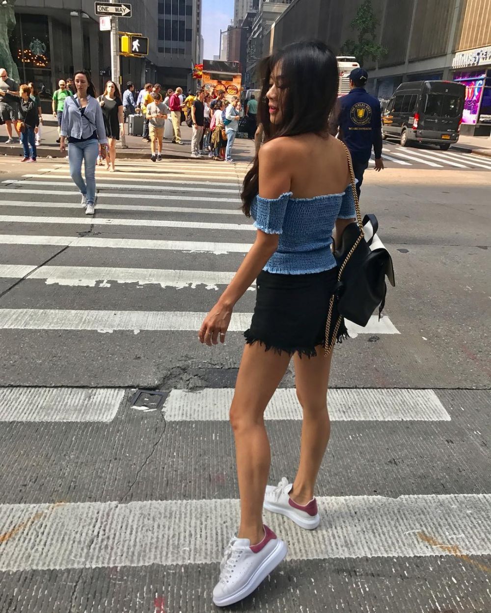 10 Pesona seksi Adinda Bakrie, hot mom miliuner dari keluarga Bakrie