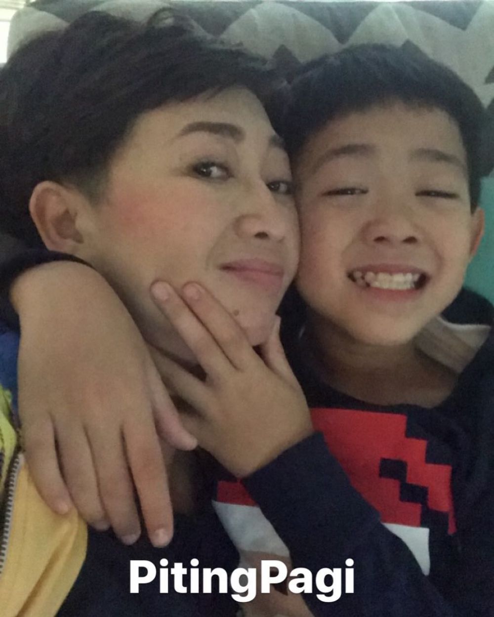 10 Momen seru Indy Barends keluarga kecilnya, sama-sama suka iseng