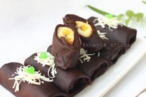 Ini cara mudah bikin dadar gulung cokelat isi pisang, manis dan lezat