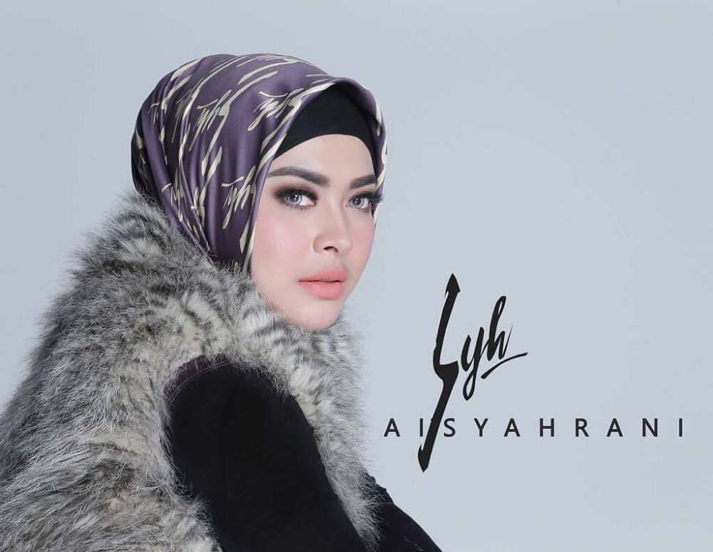 Setelah berhijab, 8 seleb cantik ini dikenal bisnis busana muslimah