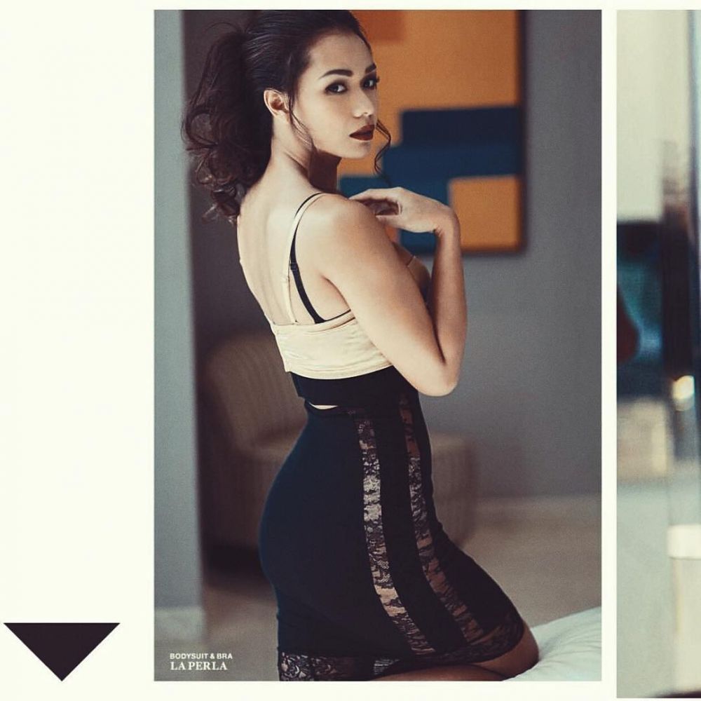 8 Pose Adinia Wirasti pamer pundak ini bikin cowok geregetan