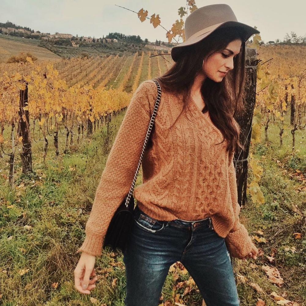 9 Pesona Linda Morselli, supermodel seksi mantan Valentino Rossi