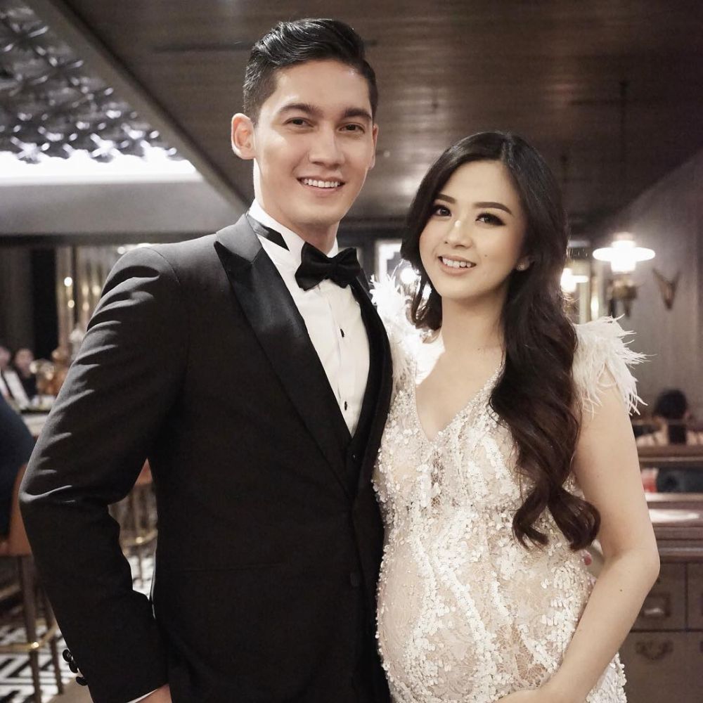 7 Keromantisan Samuel dampingi Franda yang hamil 8 bulan, suami siaga