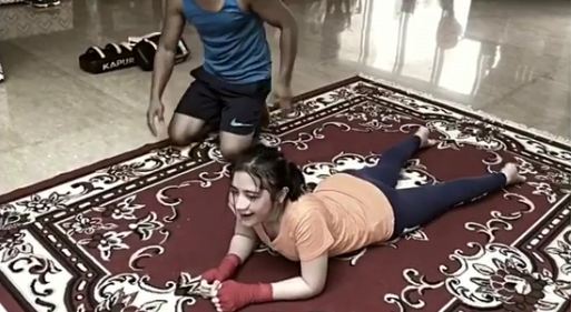 9 Gaya Prilly Latuconsina saat keringatan ini bikin salah fokus