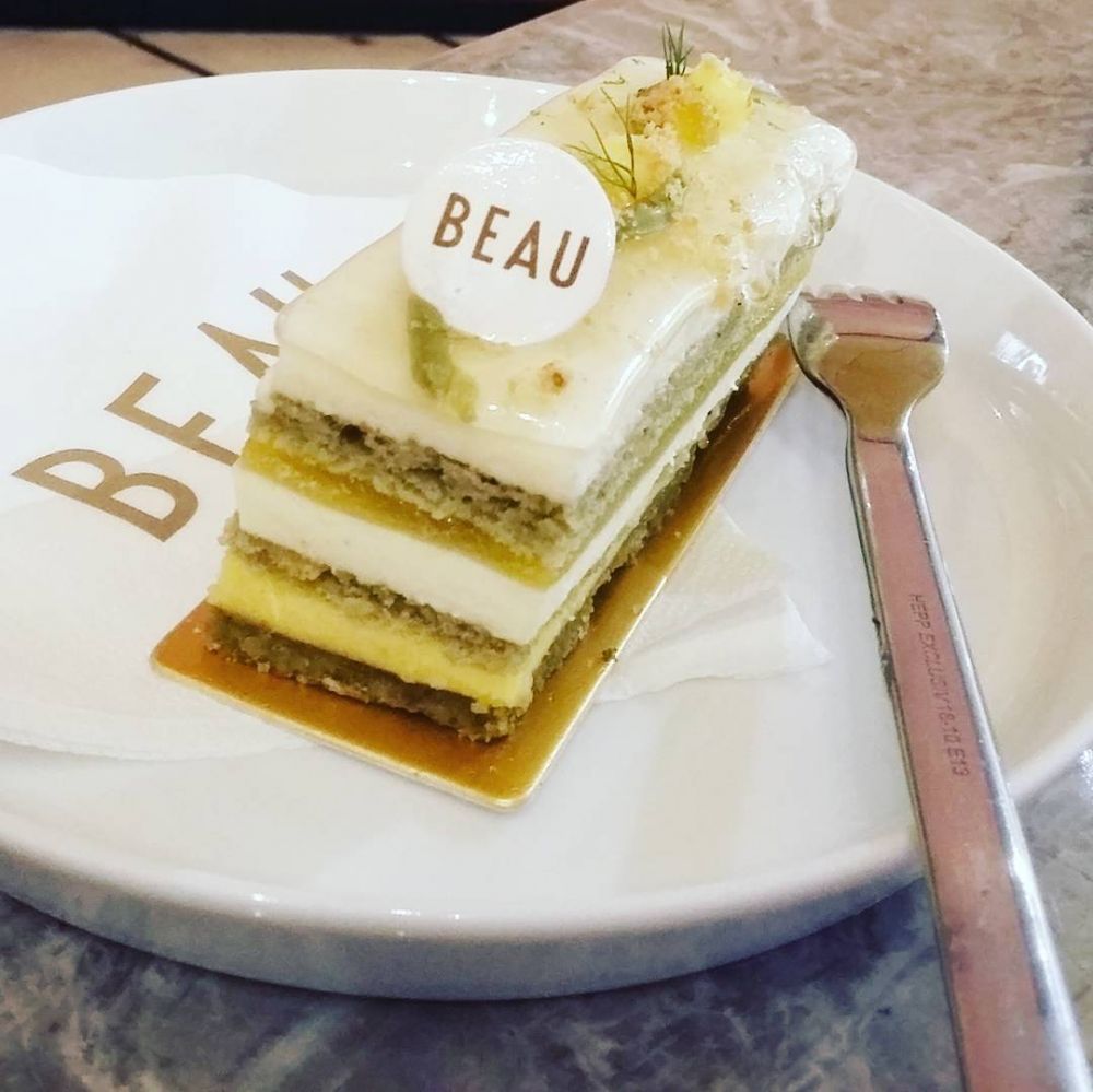 6 Kreasi cake dengan rasa tradisional, dari es cendol hingga soto