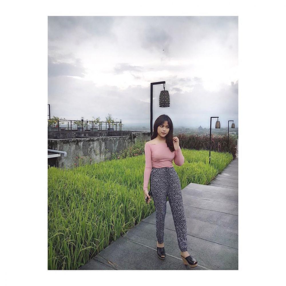 7 Pesona manis Bianca Jodie saat bergaya pakai baju ketat, seksi lho!