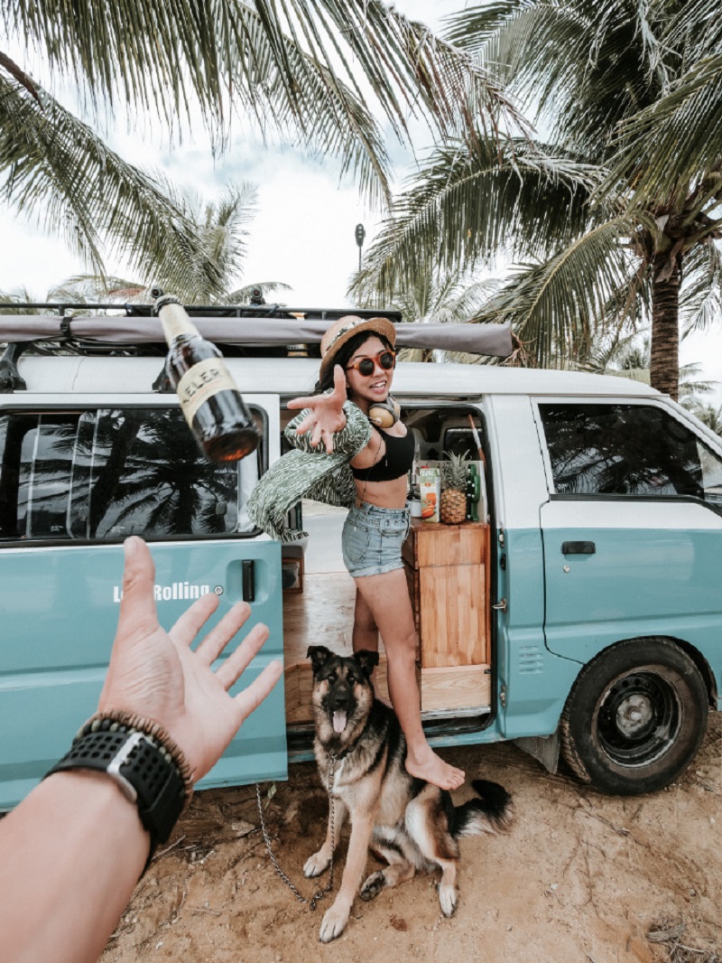 Pasangan ini keliling China pakai mobil angkot, ini 10 foto kerennya