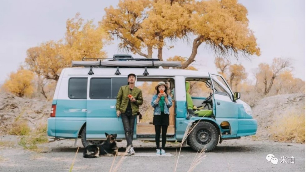 Pasangan ini keliling China pakai mobil angkot, ini 10 foto kerennya