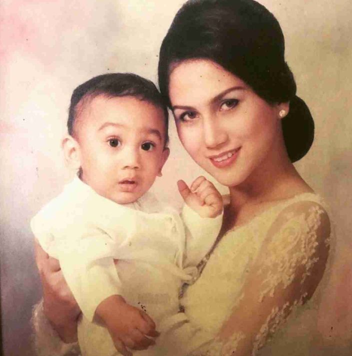 10 Potret jadul Venna Melinda & Marini Zumarnis saat muda, cantik pol