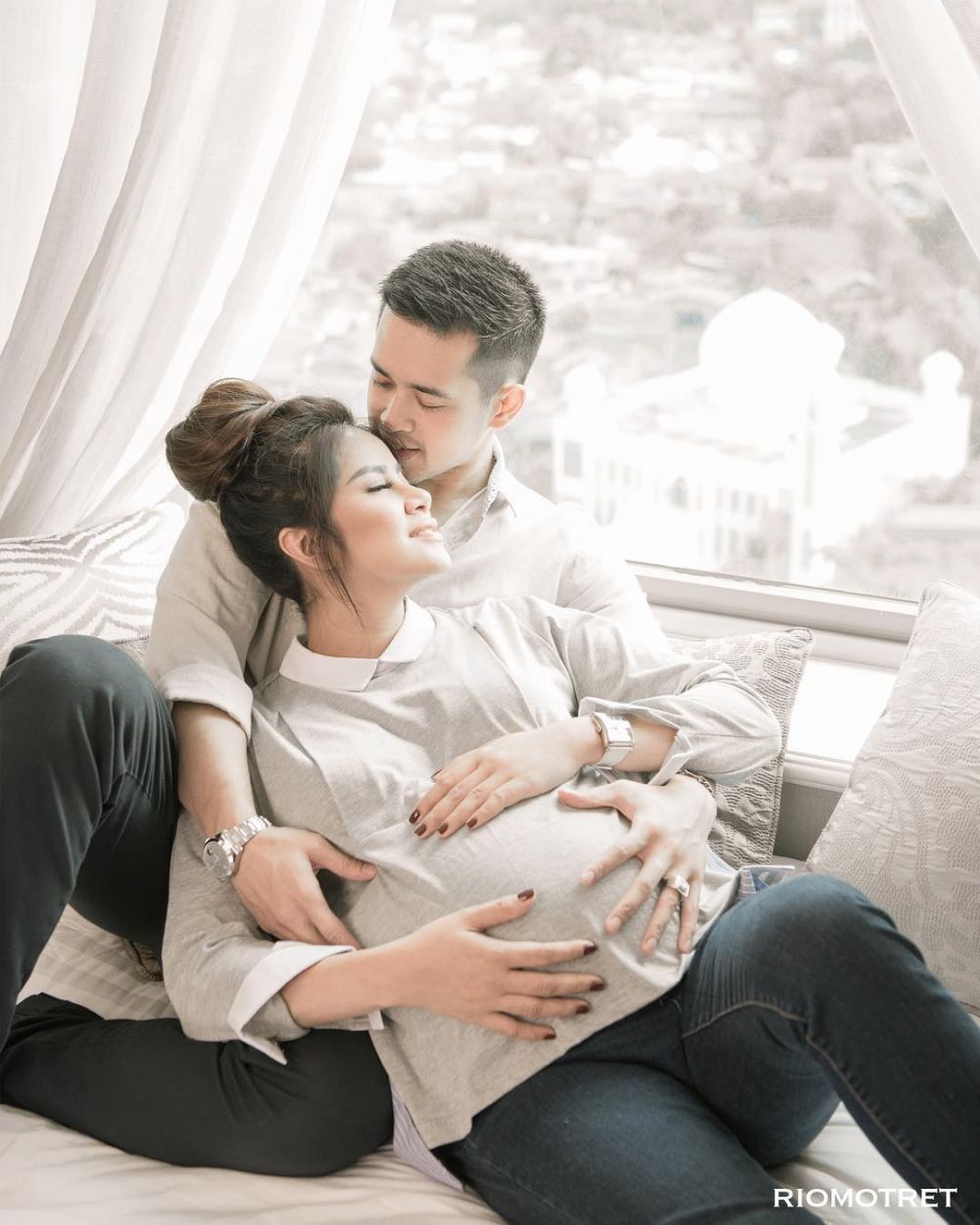 8 Potret kemesraan Olla Ramlan & Aufar Hutapea, masih kayak pacaran